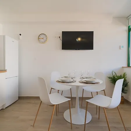 Lanzahost Carmenes Comfort 公寓
